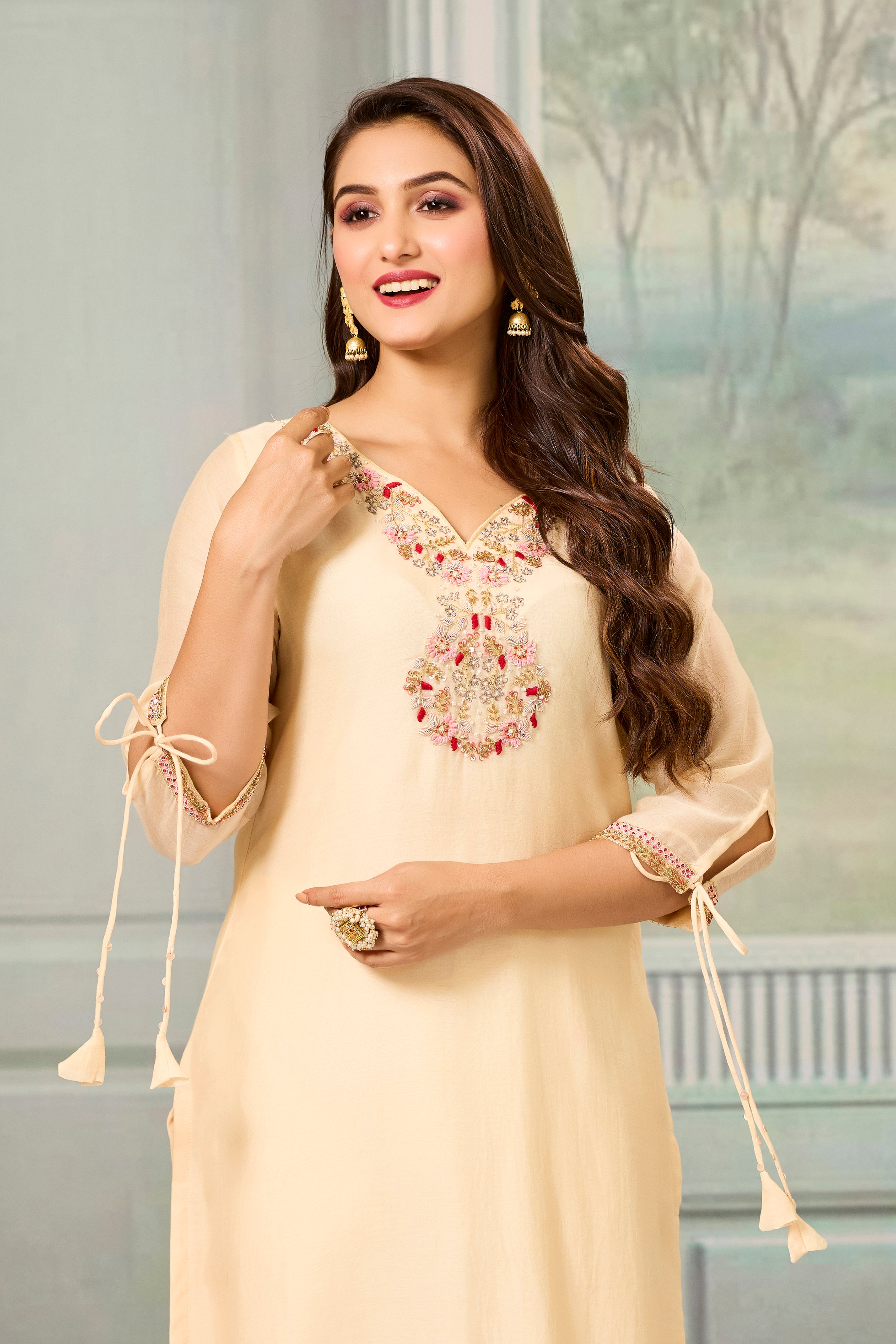 Cream Handwork Mul-Chanderi Silk Kurta Pants Set