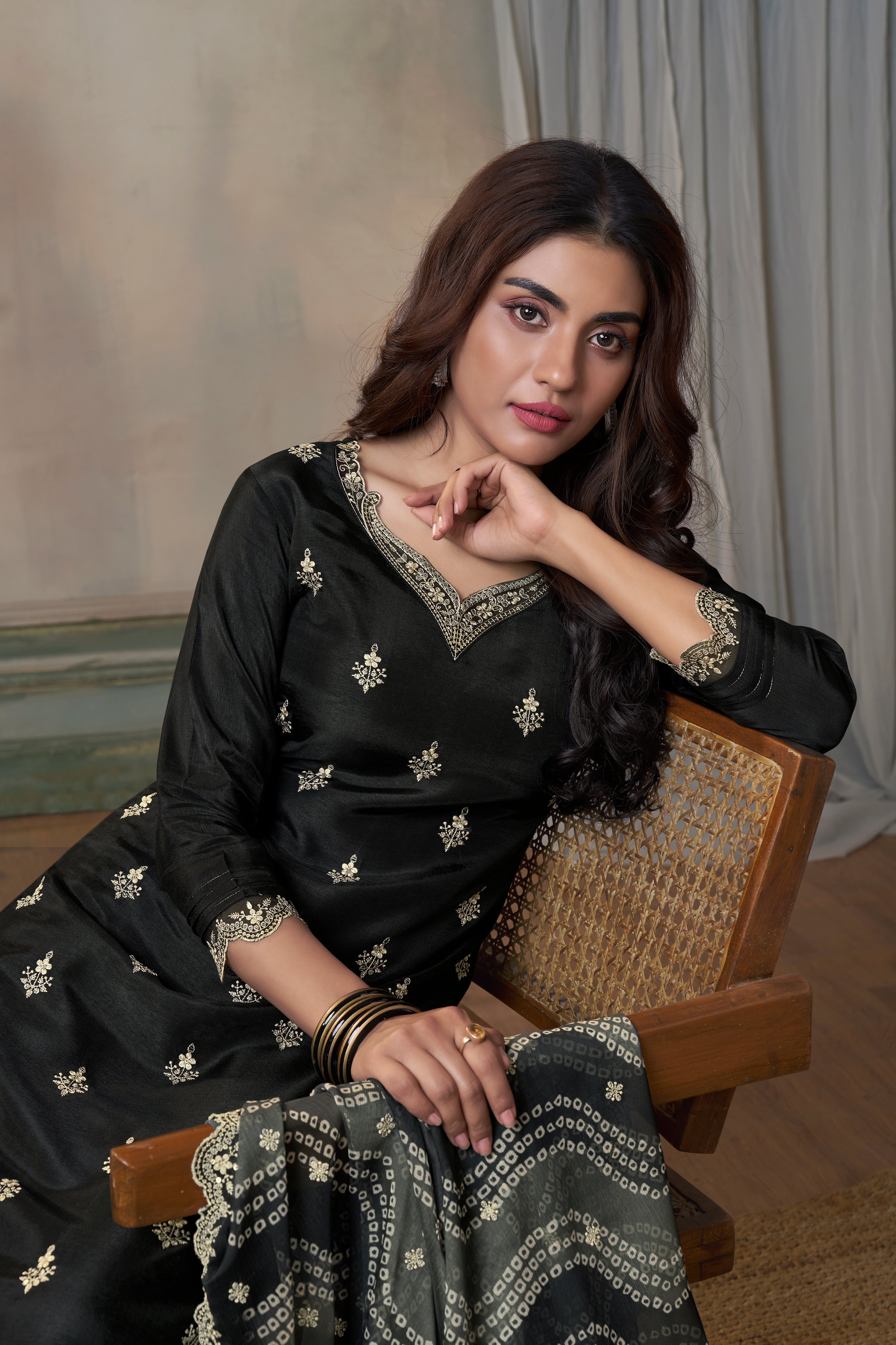 Black Dola Silk Kurta & Pant Set