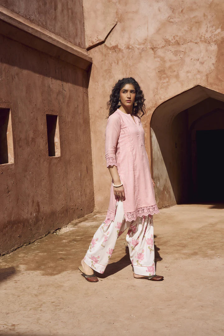 Soft Pink Checks Mul-Cotton Kurta Set