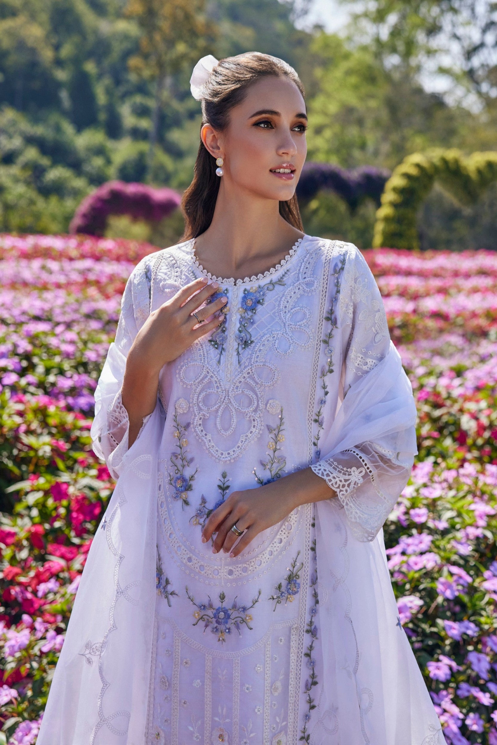 Noor-e-Khaas Embroidered Organza Silk Pant Set