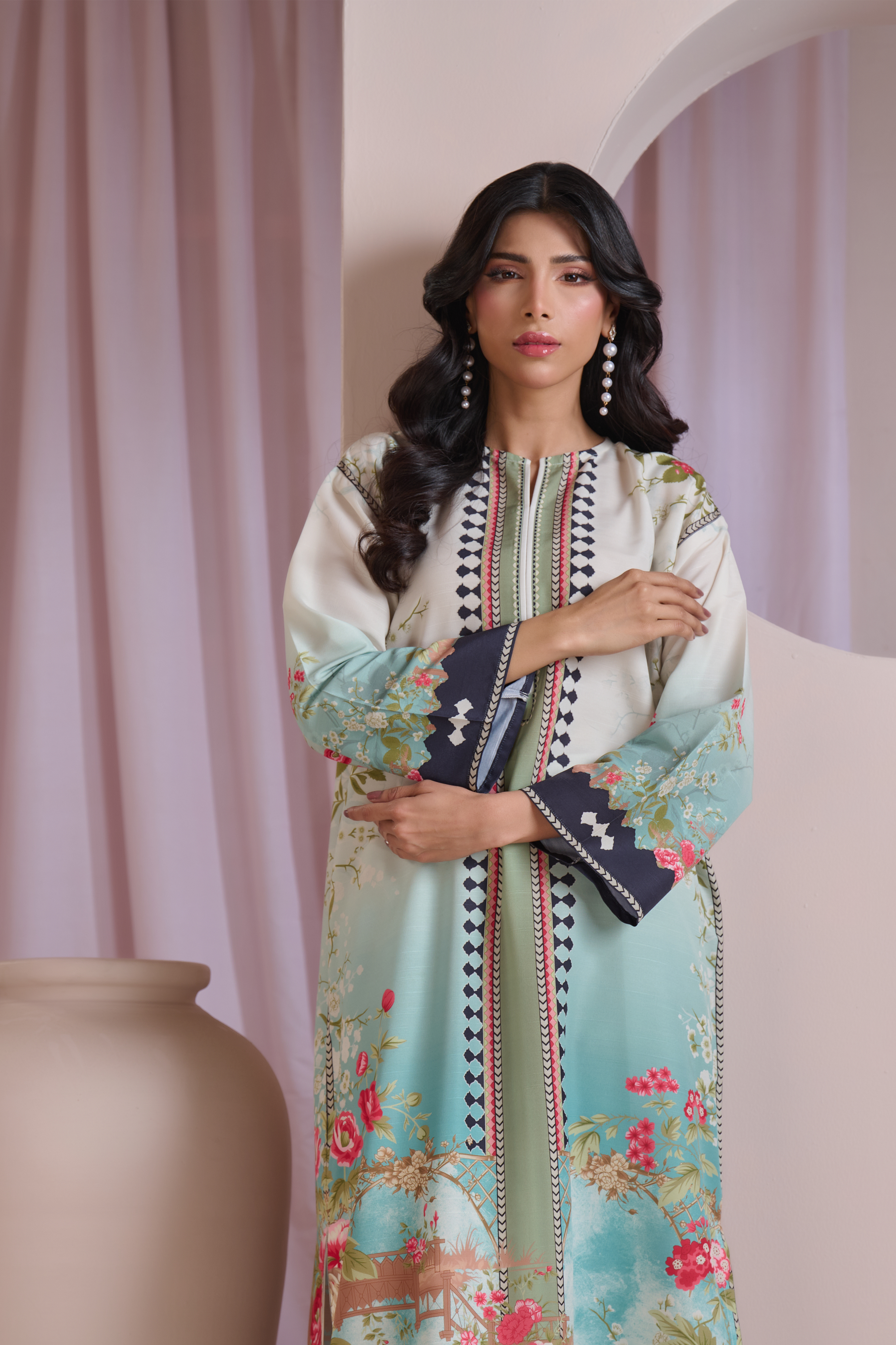 Paradise Dwelling Kurta & Pant Set