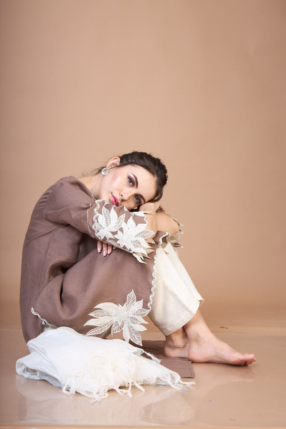 Cocoa Leaf Embroidered Linen Kurta Set