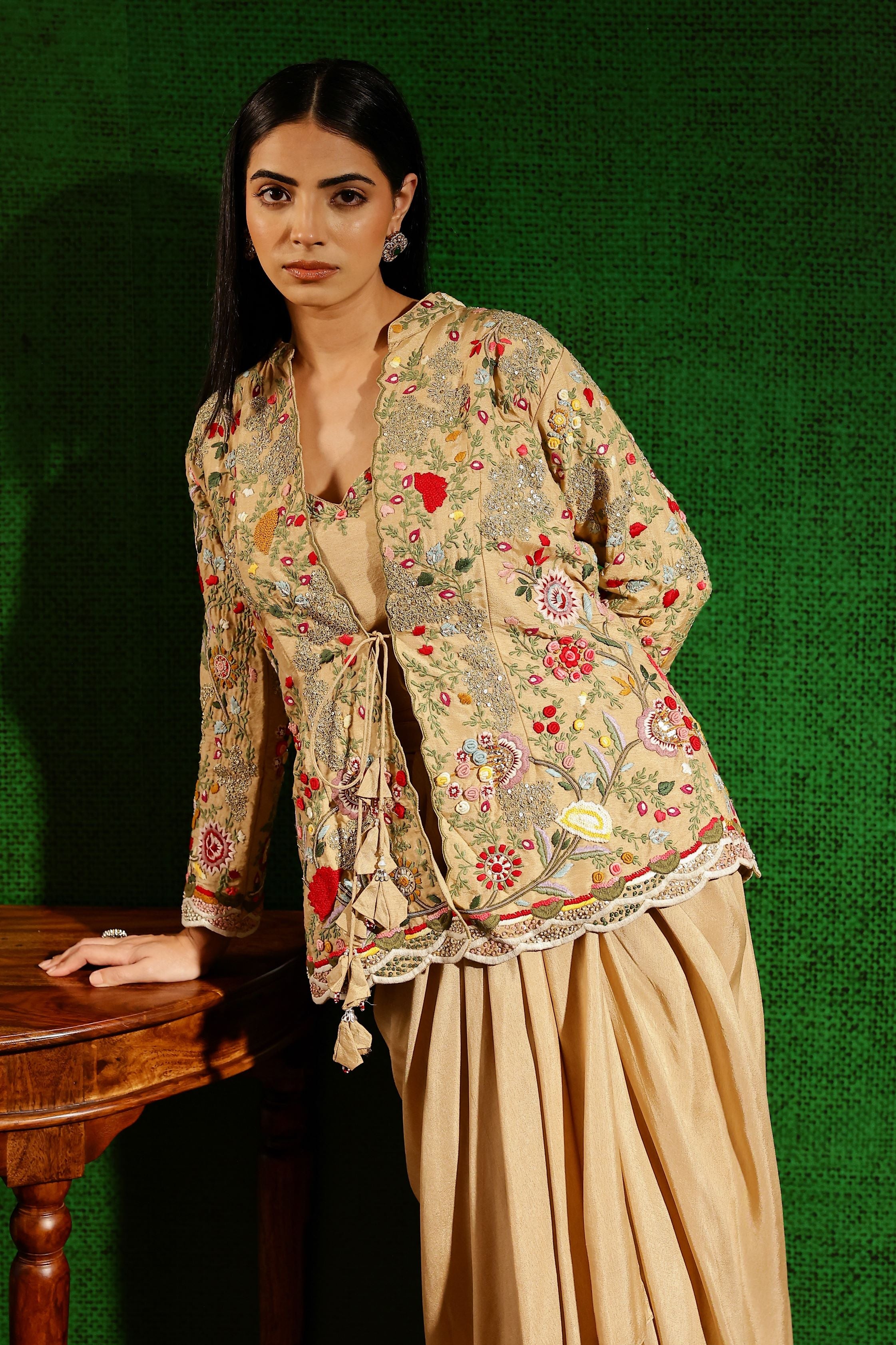 Beige Eri silk outlet skirt set with jacket, with embroidered patch pockets