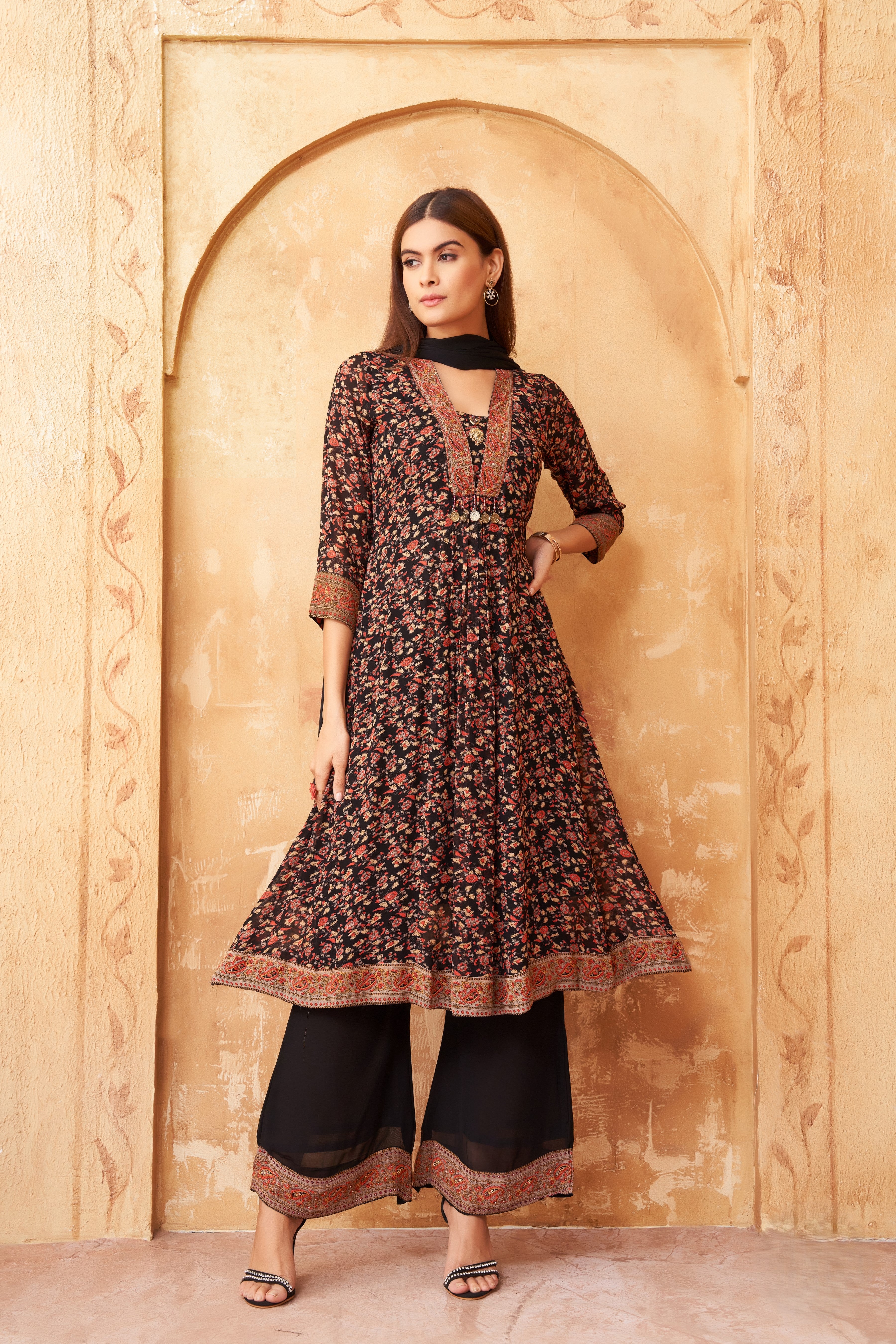 Periodic Black Floral Printed Kurta & Palazzo Set