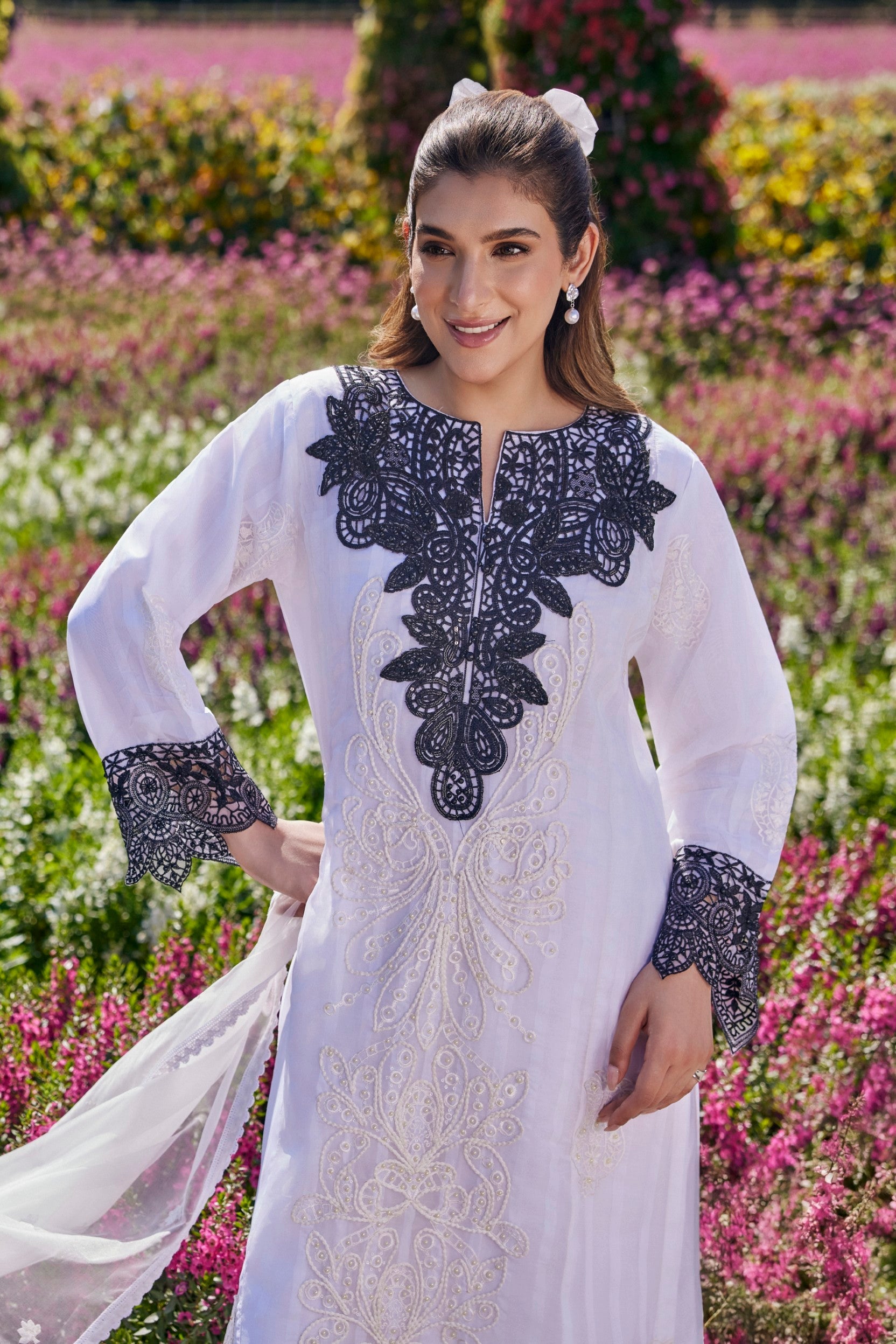Noor-e-Marmar Embroidered Organza Silk Pant Set