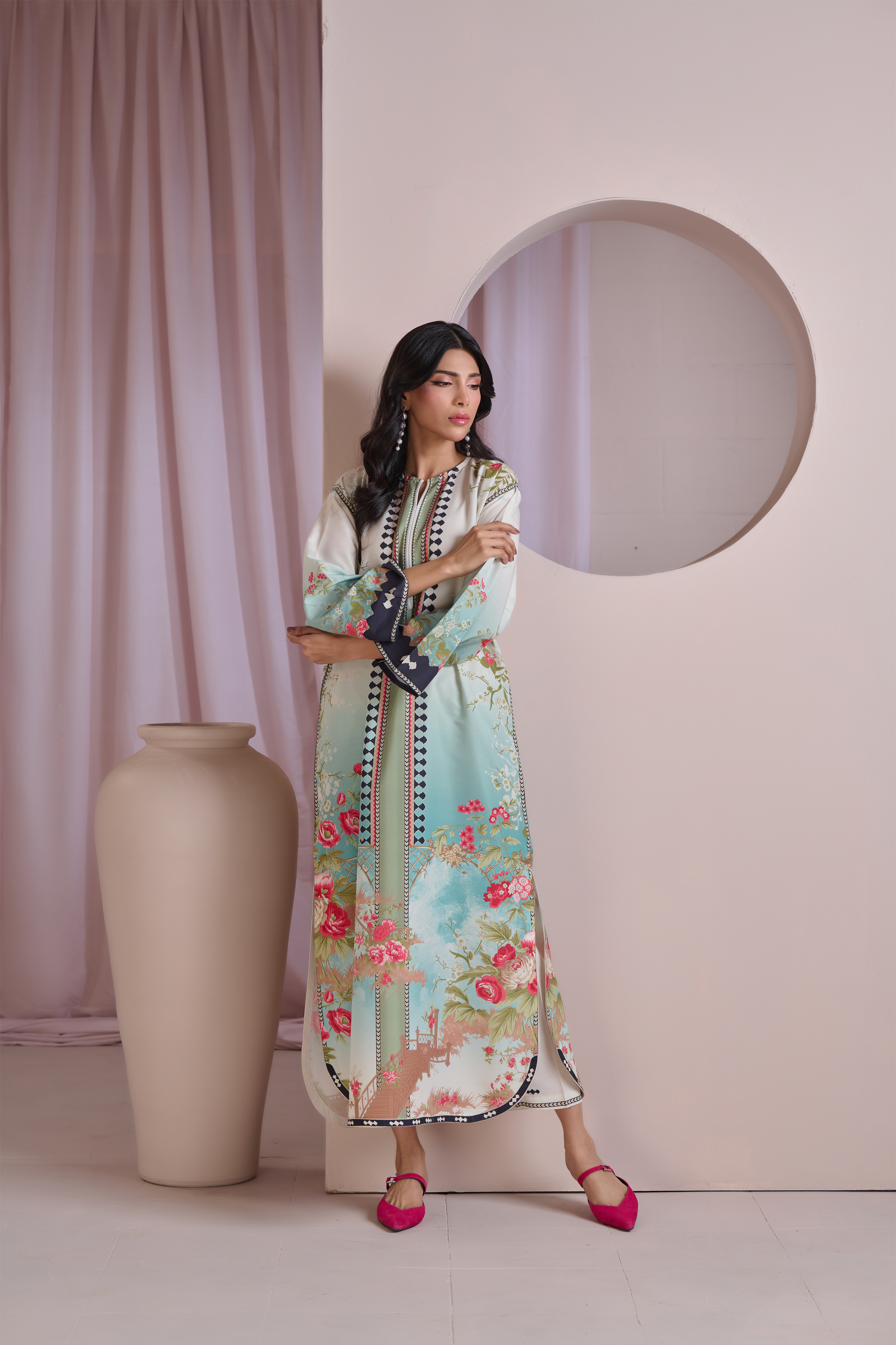 Paradise Dwelling Kurta & Pant Set