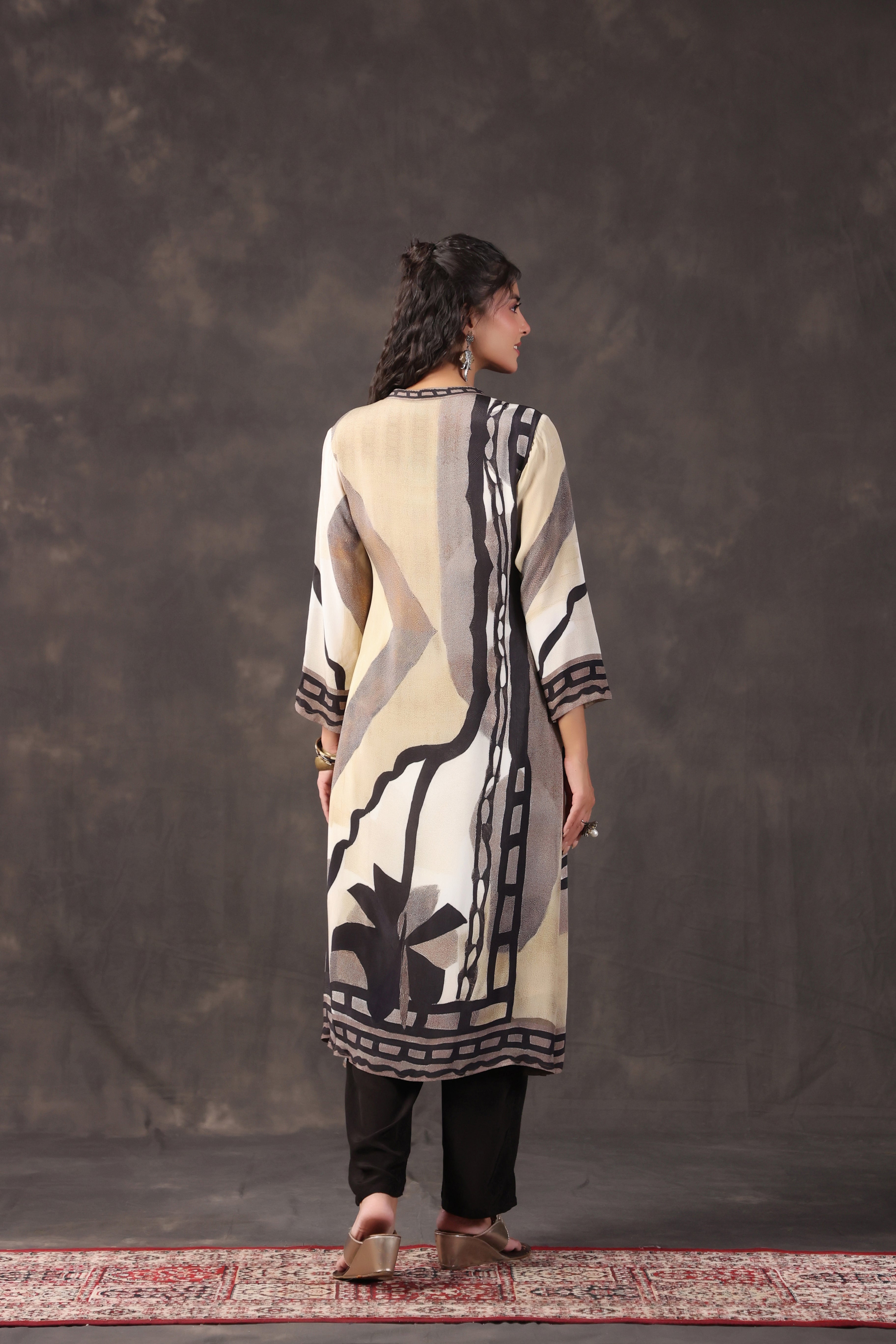 Monochrome Abstract Printed Crepe Silk Kurta Set