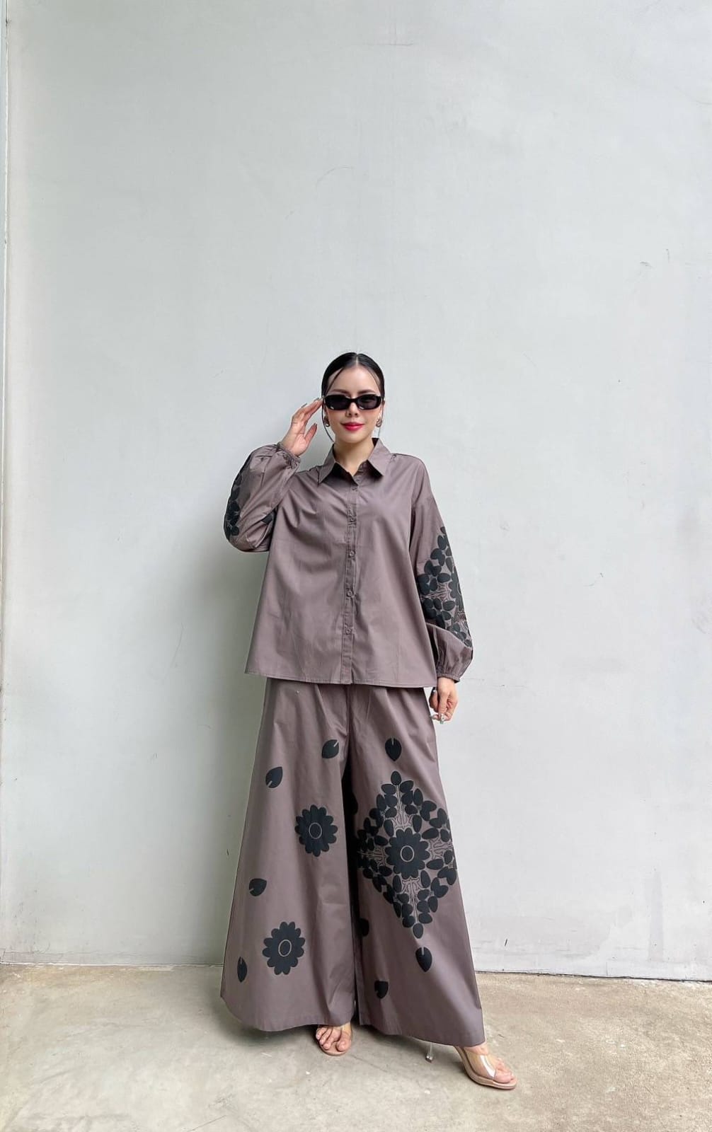 Taupe Grey Minimalist Black Floral Cotton Co-Ord Set